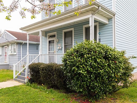 3rd image of 2104 Chicago Ave