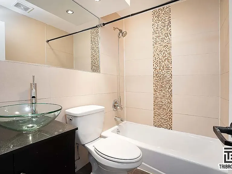 359 Vernon Ave #7 — Photo 5