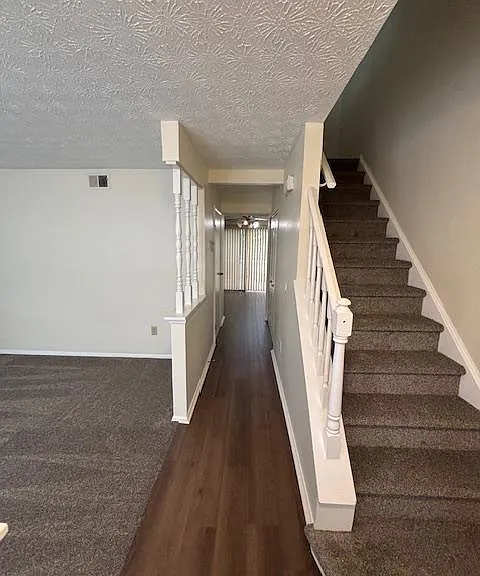 1400 Springleaf Cir SE — Photo 3