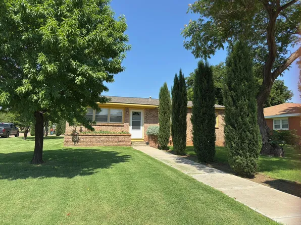 955 S 20th St, Slaton, TX 79364