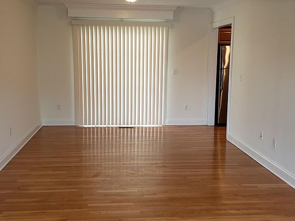 4th image of 1707 Summer St APT 6