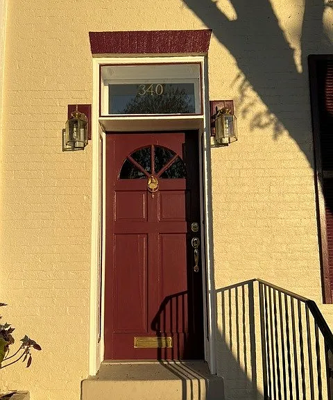 340 N Market St — Photo 4