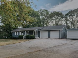 128 Hunters Ln, Powder Springs, GA 30127