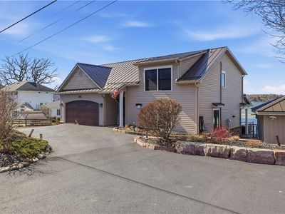 4102 E Lake Rd, Livonia, NY, 14487