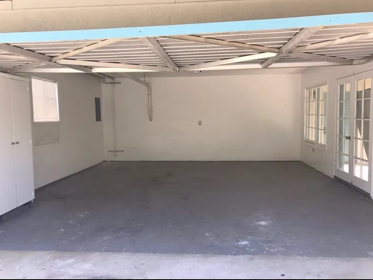 2225 Chapala St — Photo 32