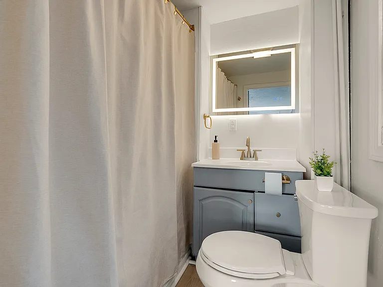 104 1st St #302 — Photo 22