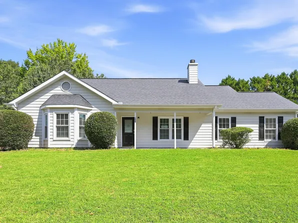1290 Shamrock Hill Cir, Loganville, GA 30052