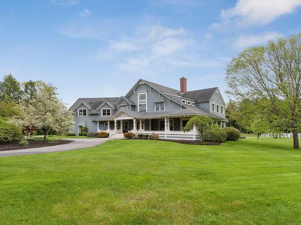 8 Farms Edge Way, Cumberland, ME 04021