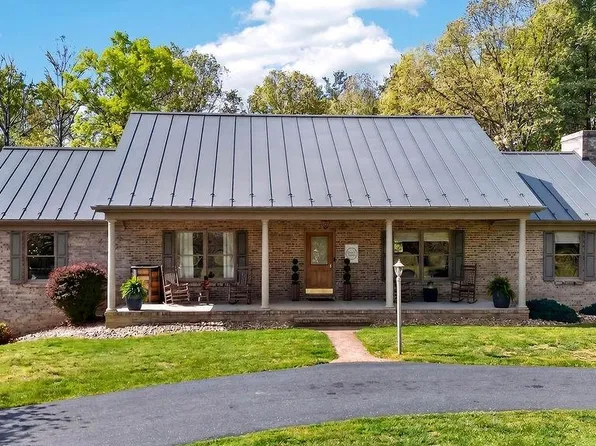 576 Vinegar Hill Rd, Churchville, VA 24421