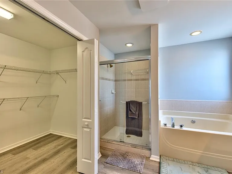 11533 Woodmount Ln — Photo 15