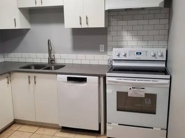 200 Habitat Cres NW #1A, Edmonton, AB T5A 2X7