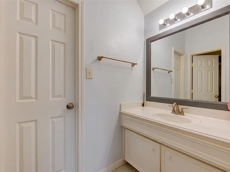 5911 Canyon Brook Ct — Photo 11