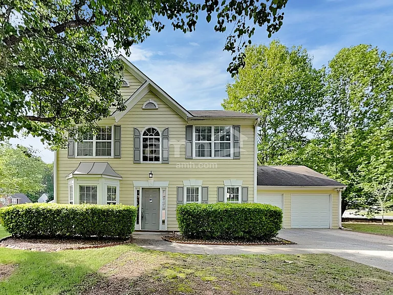 1728 Silverchase Dr SW — Photo 1