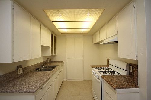 3rd image of 44 N Roosevelt Ave APT 3
