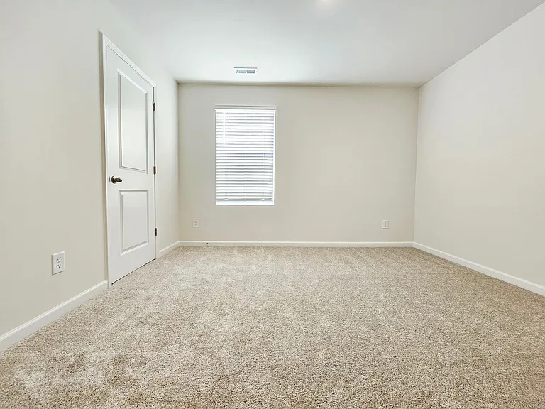 349 Wicklow Ln — Photo 10