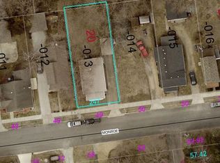 35 Monroe Ave, Charleston, IL 61920