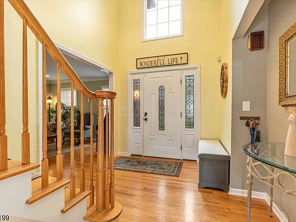 4th image of 18 Jacobs Ln