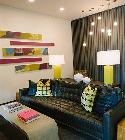 HUB 9 — Photo 36