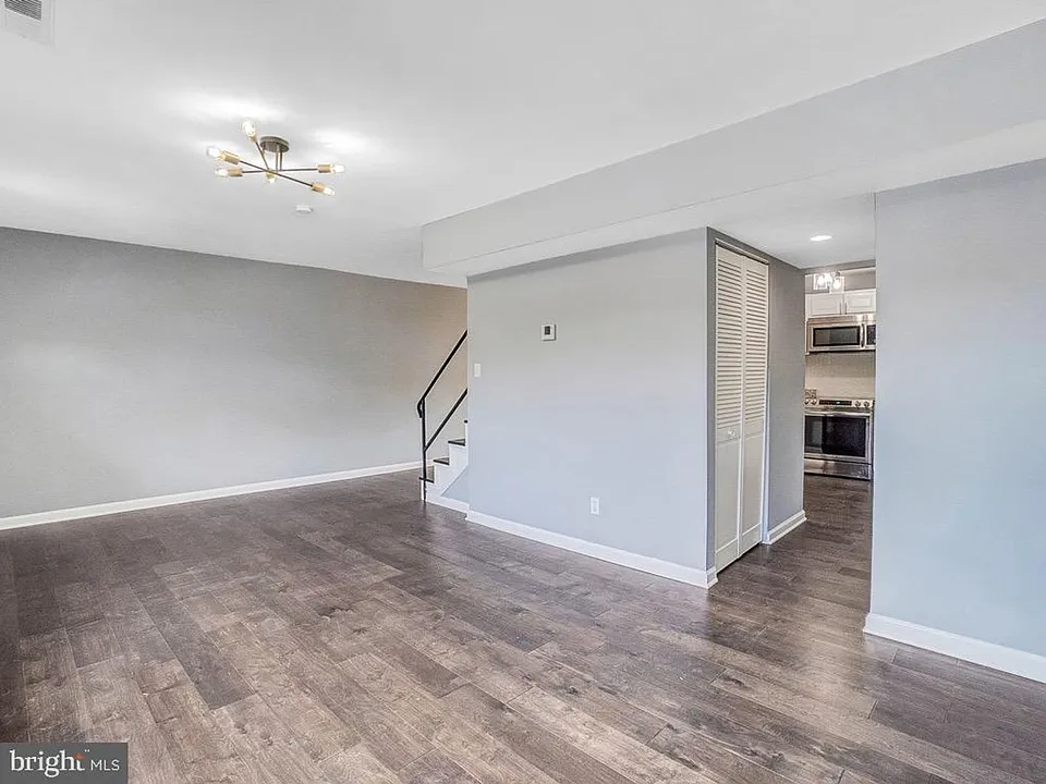 330 Brock Sq