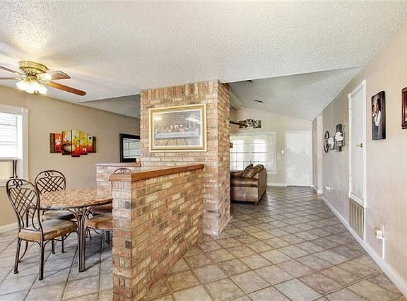 4th image of 2094 Greenwood Dr