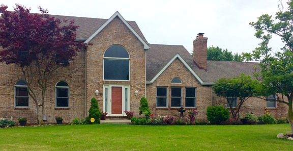 Brick front w/walkway