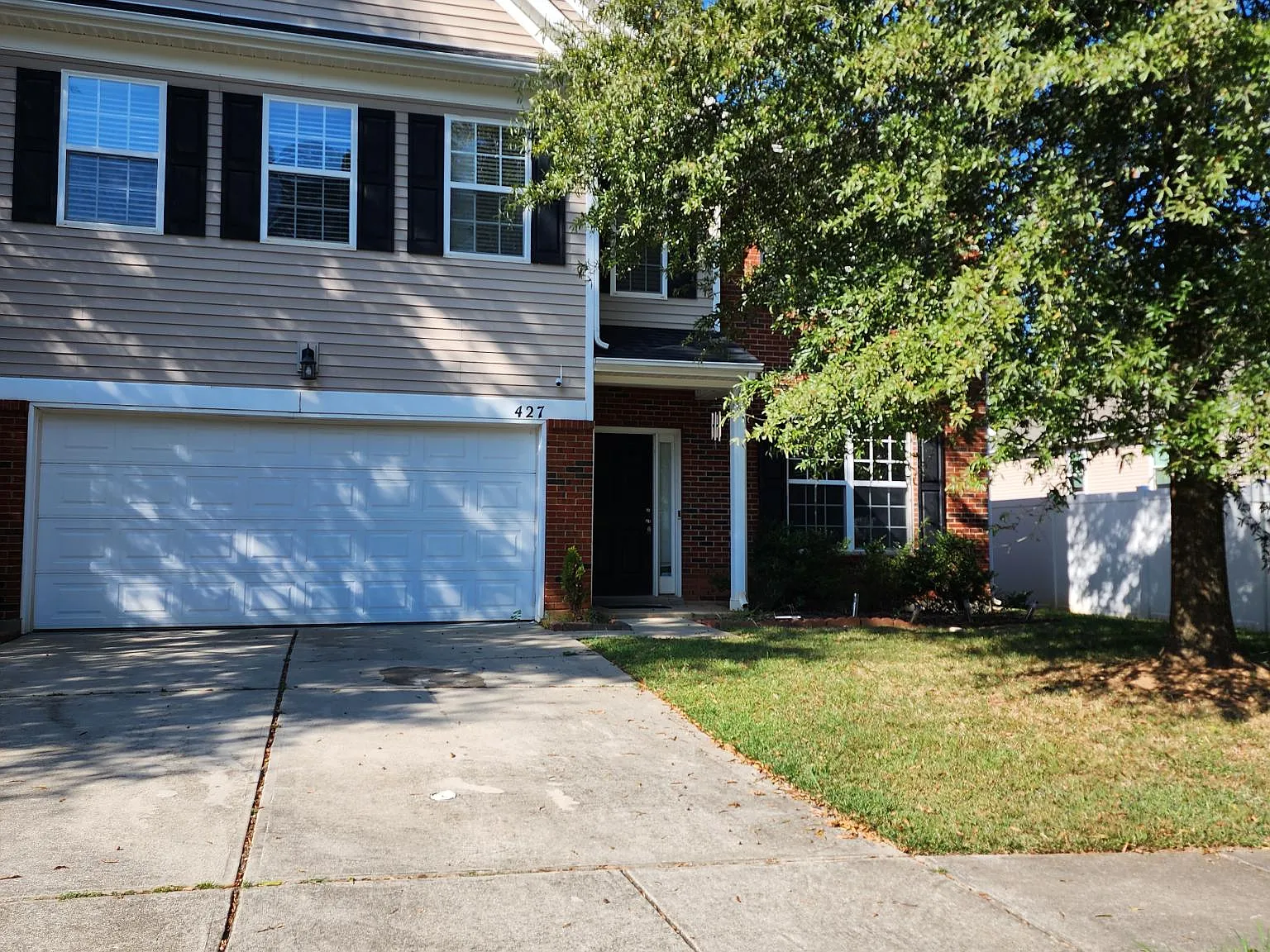 4 bed, 2.5 bath, 2536 sqft, $2,600 — Photo 3