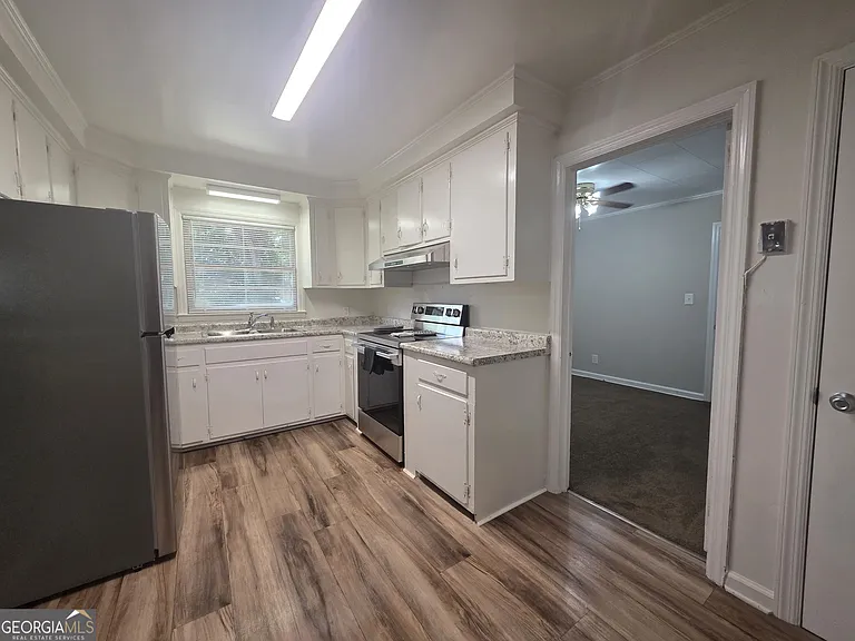 2639 Tredway Dr — Photo 9