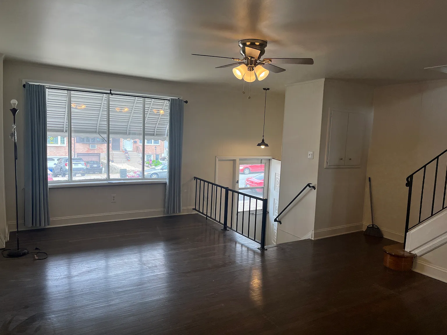 3 bed, 1296 sqft, $2,200 — Photo 2