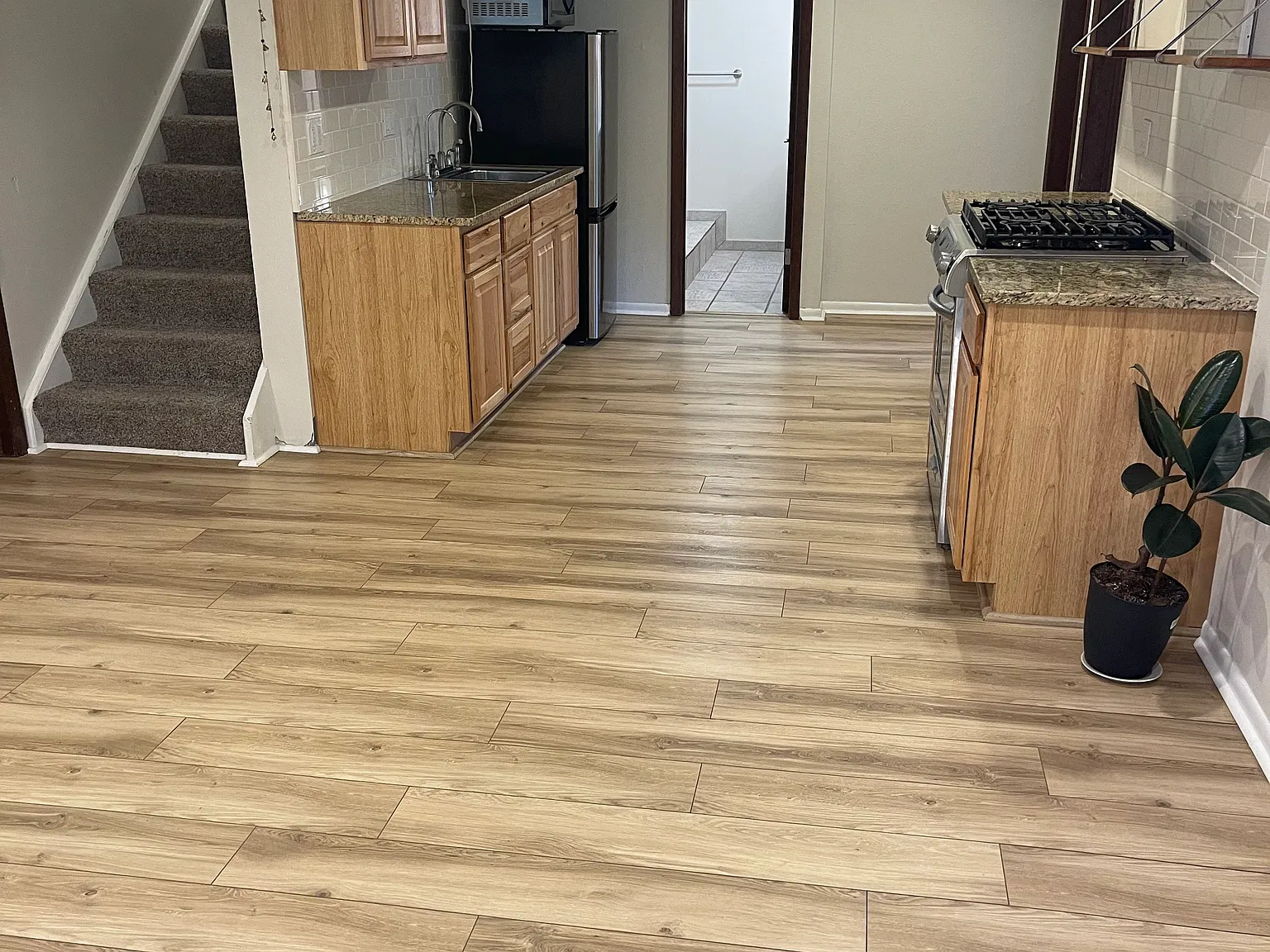 2 bed, 900 sqft, $1,600 — Photo 2