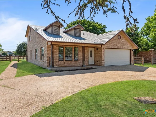 257 Knollwood Cir, Bandera, TX 78003