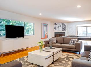 110 N Barrington Ave, Los Angeles, CA 90049