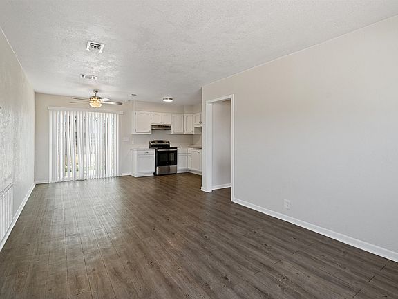 3rd image of 209 Jodobo Dr