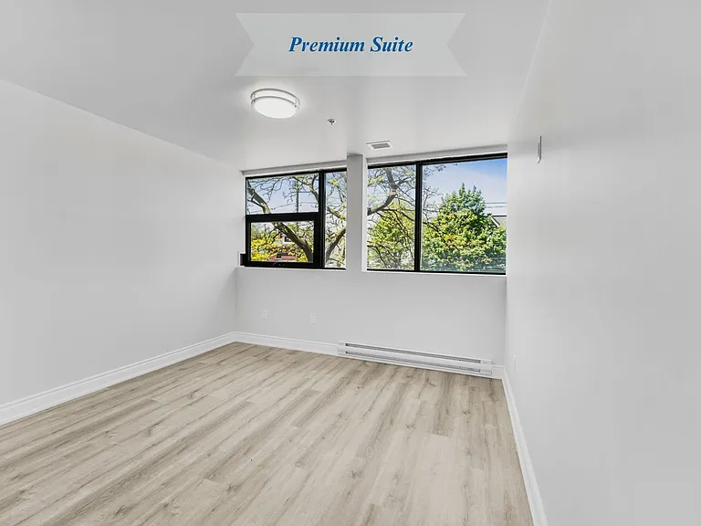 205 Oxford St E — Photo 9