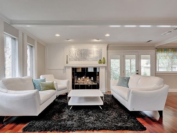 4th image of 8910 Currywood Dr