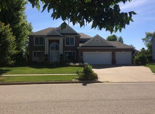 2210 Knollbrook Way, Bloomington, IL