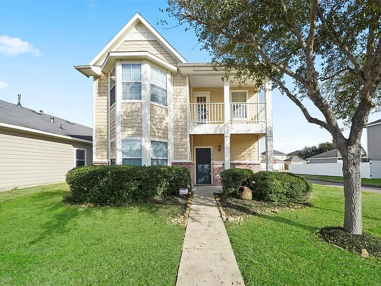11824 Princess Garden Way — Photo 1