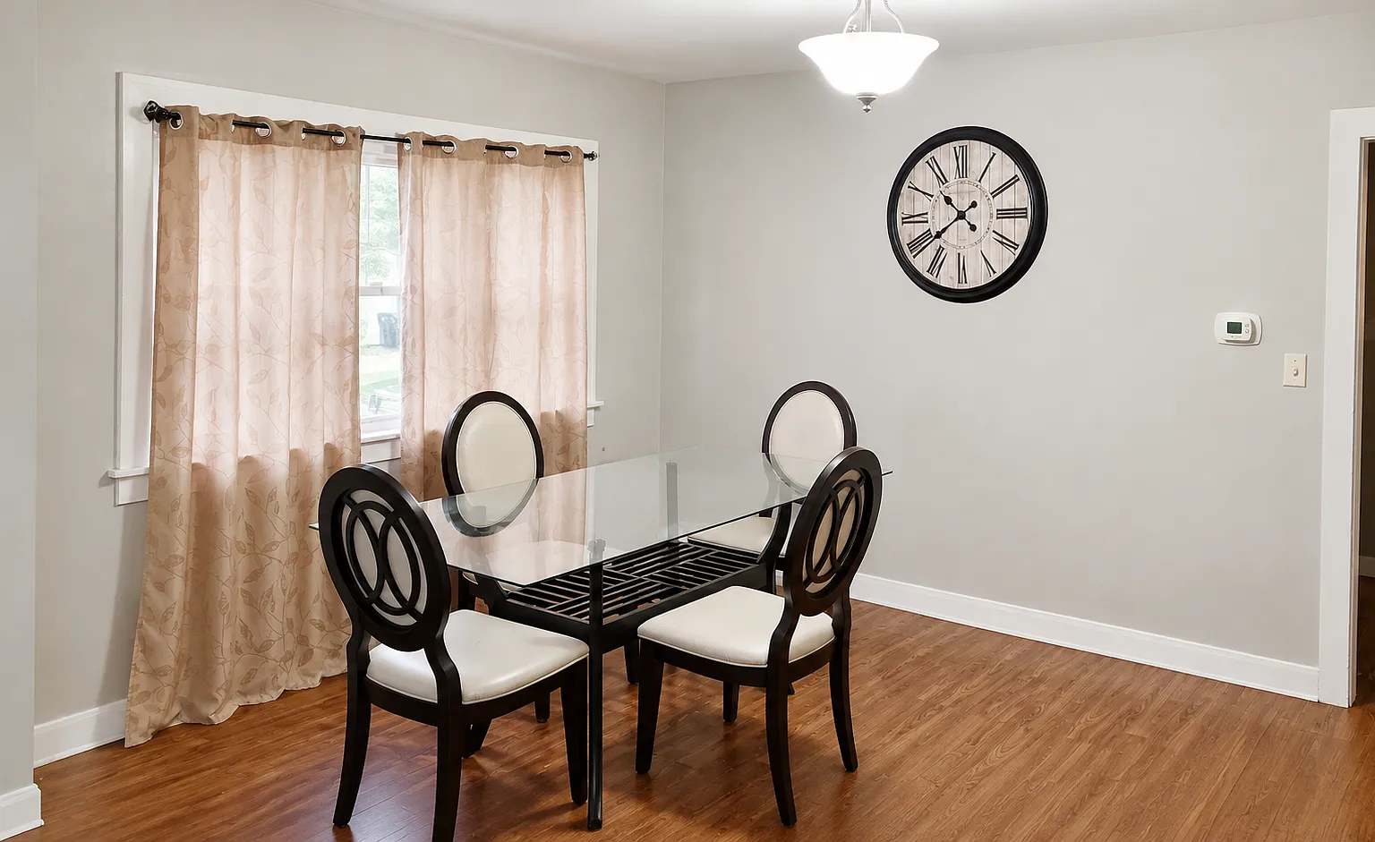 3 bed, 1100 sqft, $1,750 — Photo 4