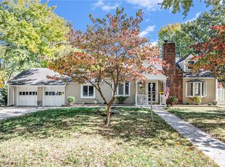 5707 N Robinhood Ln, Kansas City, MO 64151