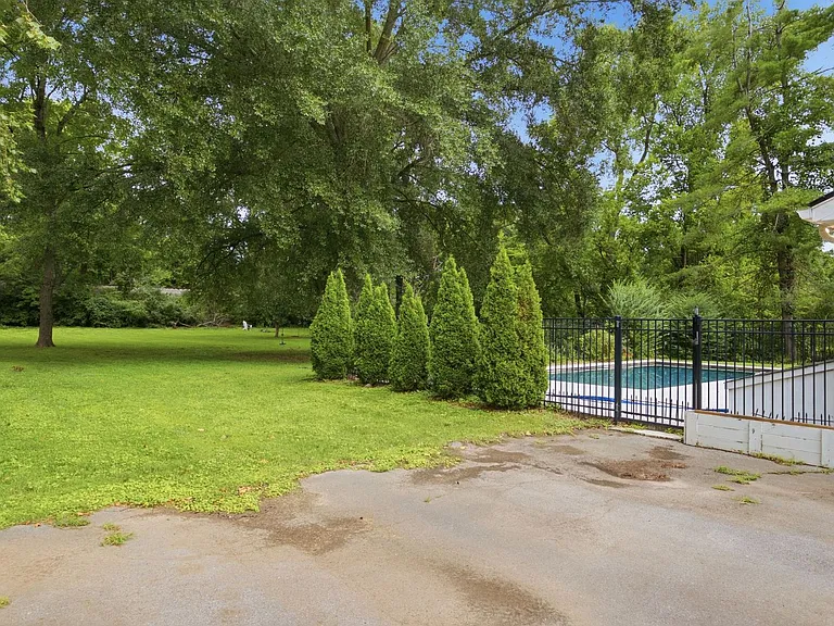 1303 General Macarthur Dr — Photo 36