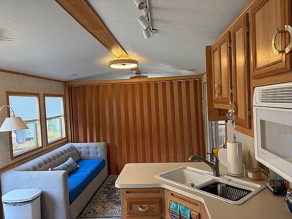 4th image of 118 Dunns Corner Rd #114