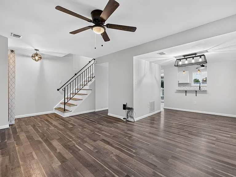 8808 Eureka Ln — Photo 2