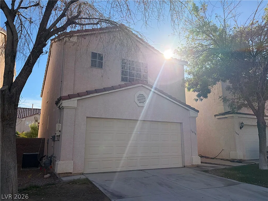 2 bed, 2.5 bath, 1431 sqft, $1,905 — Photo 2