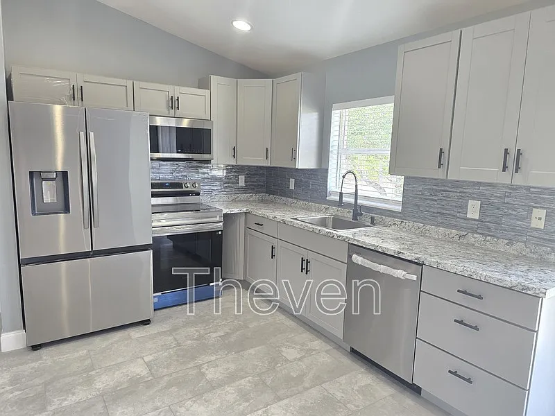 3 bed, 2.0 bath, 1407 sqft, $1,795 — Photo 2