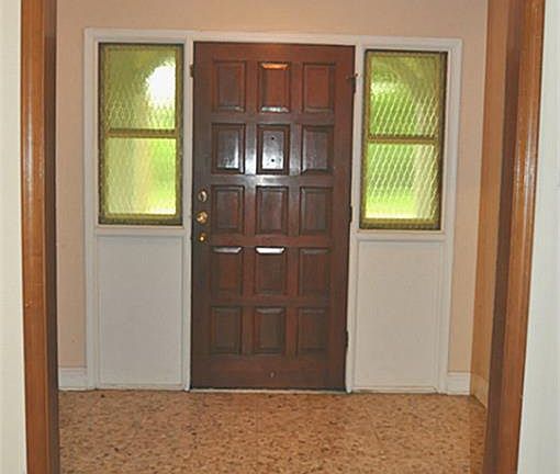 3rd image of 4242 Lake Grove Dr