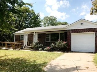 917 S Fabrique Dr, Wichita, KS 67218