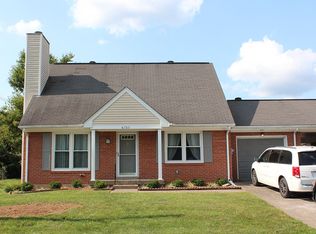 8703 Staghorn Dr, Louisville, KY 40242