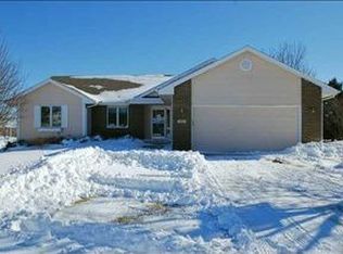 1975 NW 144th St, Clive, IA 50325