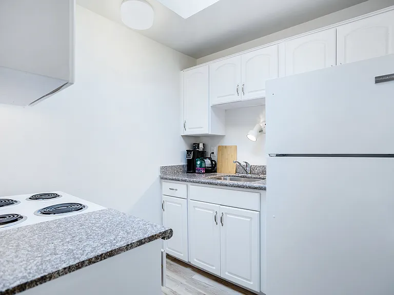 Emerson Apartments — Photo 12