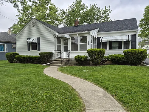 614 Harrison Ave Photo 1