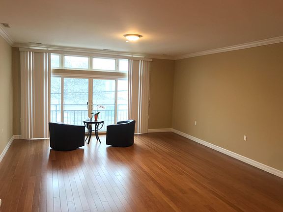 3rd image of 3247 Biddle Ave APT 5